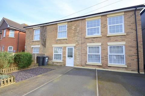 3 bedroom terraced house to rent, Boscombe Grove Road, Bournemouth BH1