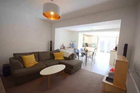 3 bedroom terraced house to rent, Boscombe Grove Road, Bournemouth BH1