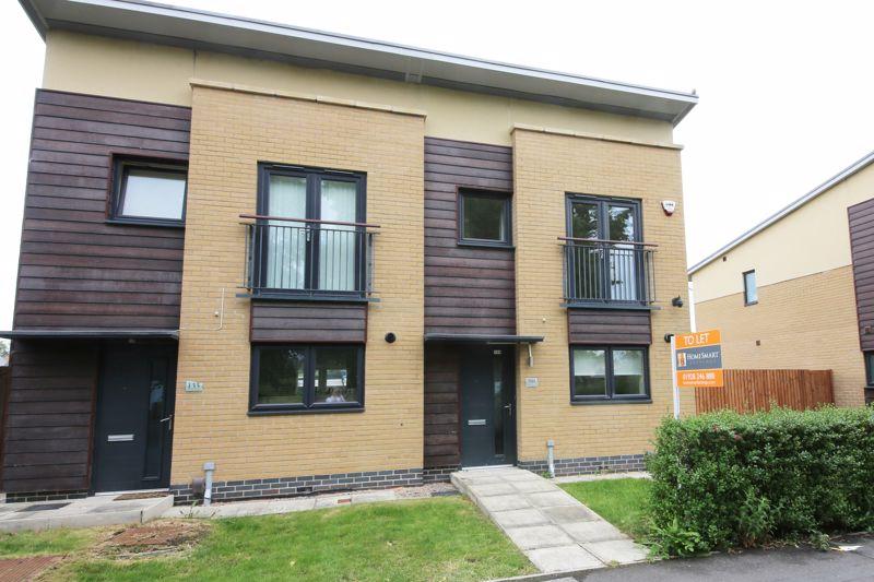 Halton Brook Avenue, Runcorn 2 bed semidetached house £700 pcm (£162 pw)