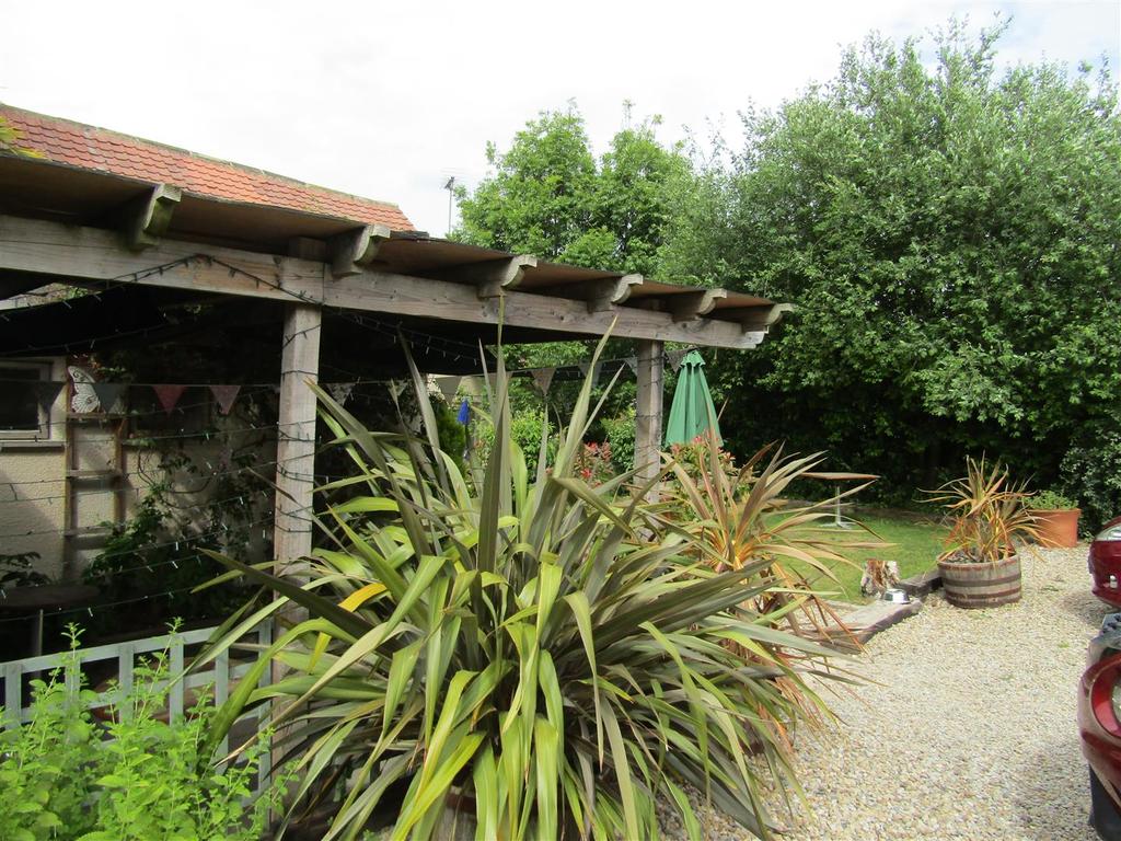 Church Lane, Boroughbridge, York 2 bed flat £650 pcm (£150 pw)
