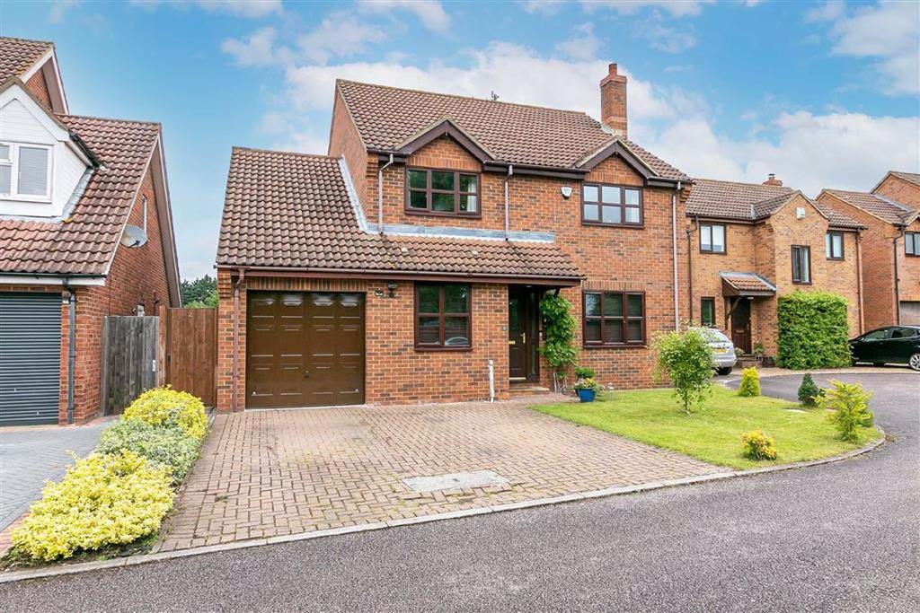 Lewis Lane, Arlesey, SG15 4 bed detached house £575,000