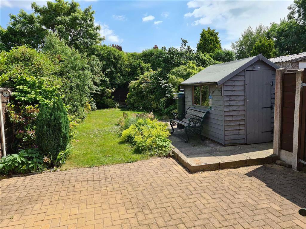 Bourne Street, WILMSLOW 2 bed semidetached house £1,300 pcm (£300 pw)