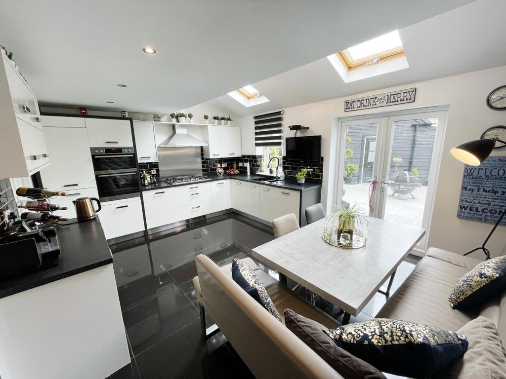 Kitchen / Diner