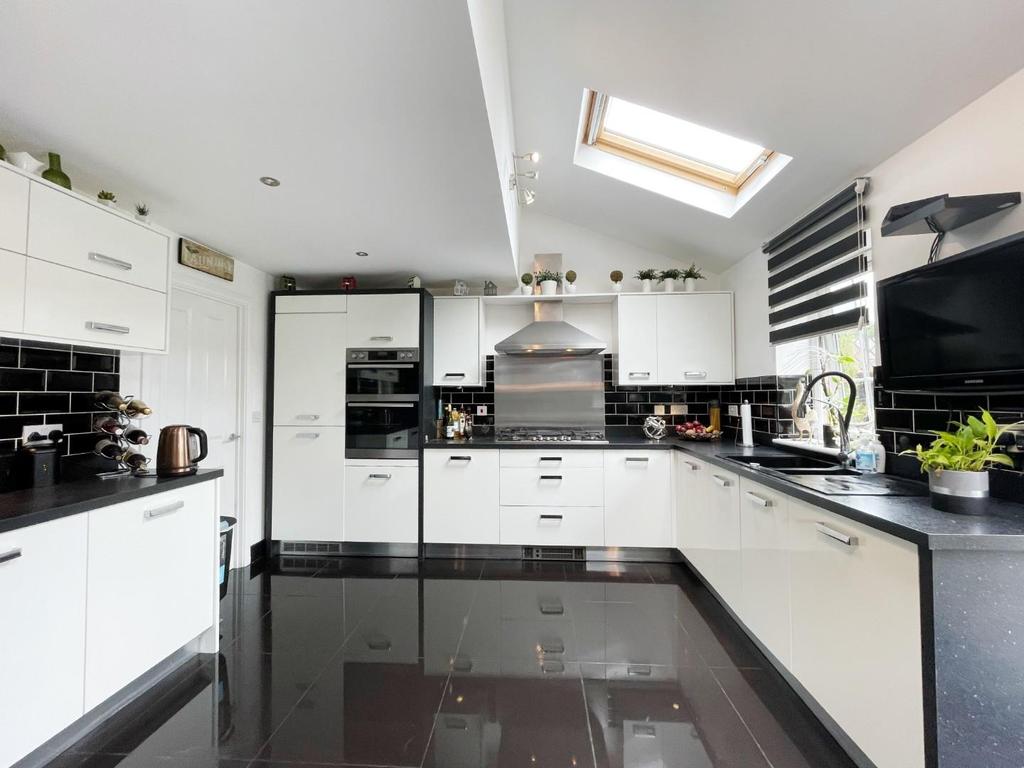 Kitchen / Diner