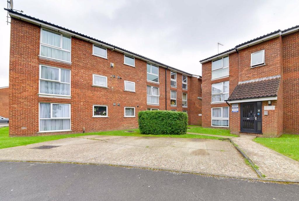 Larch Close, Friern London, N11 2 bed flat £309,950