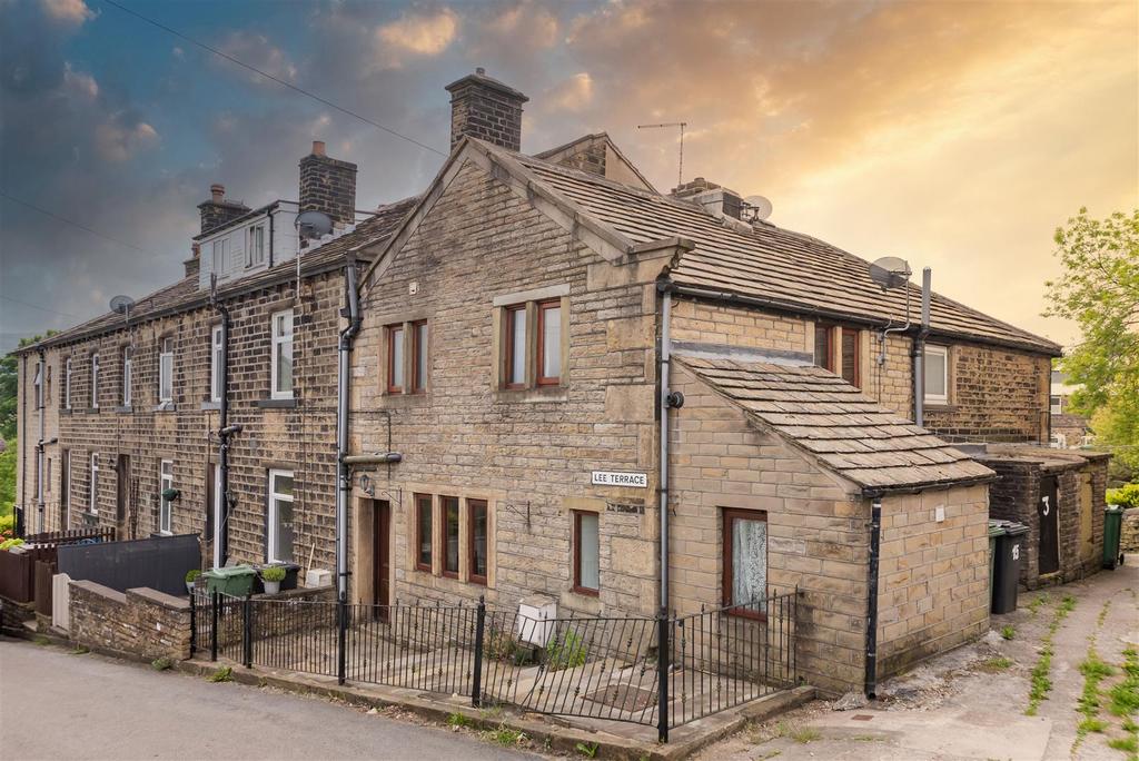 Lee Terrace, Scholes, Holmfirth 1 bed end of terrace house - £100,000