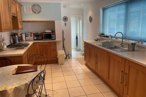 21 Heol Morlais, Trimsaran, Kidwelly, SA17 4DF