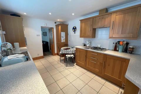 21 Heol Morlais, Trimsaran, Kidwelly, SA17 4DF