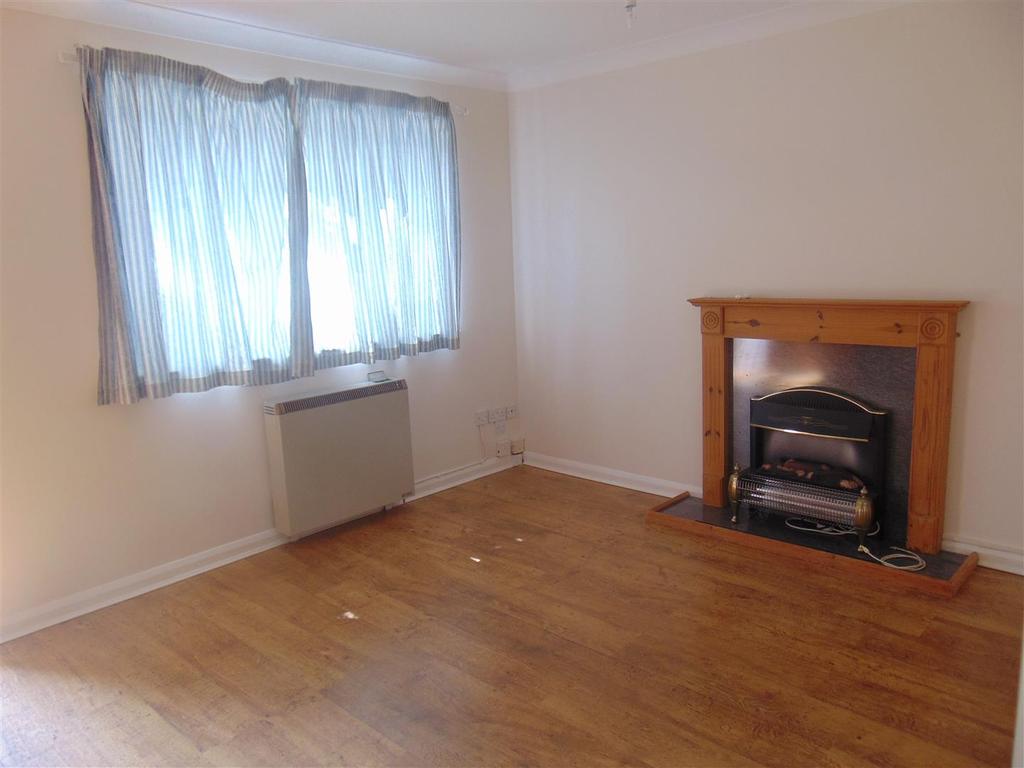 Knolton Way, Slough 1 bed £825 pcm (£190 pw)