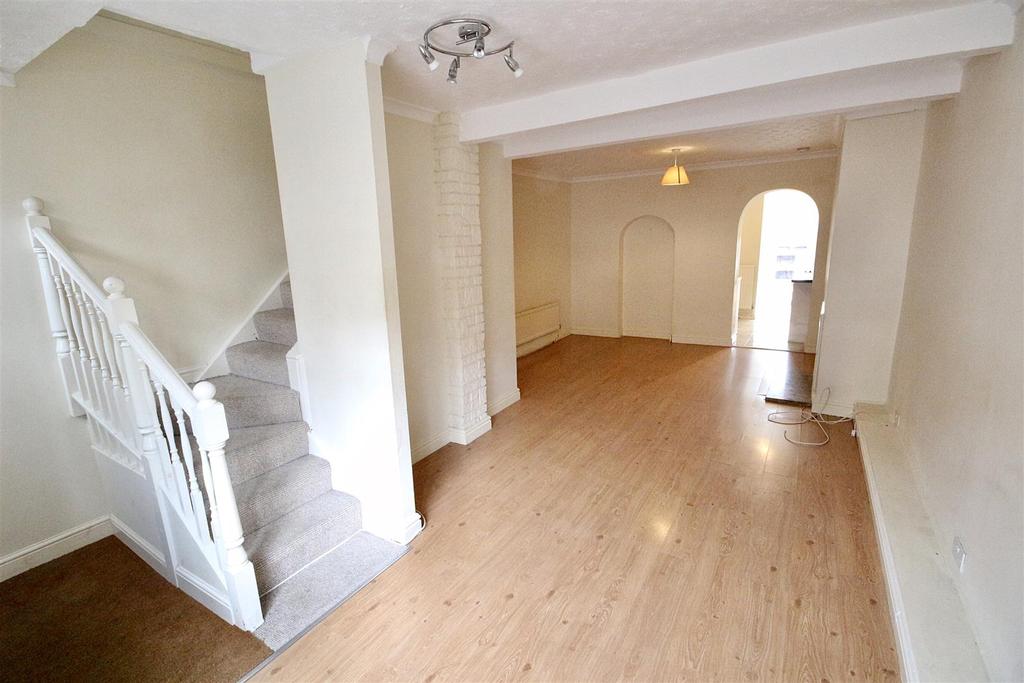 Deburgh Street, Rodbourne, Swindon 3 bed terraced house £185,000