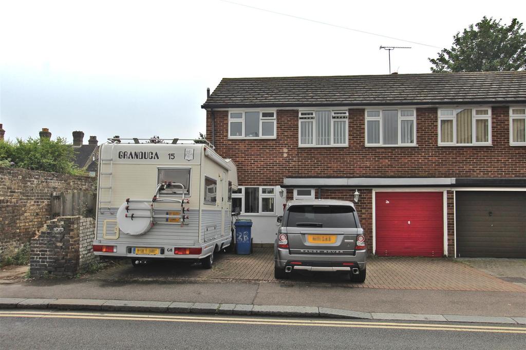 Albany Road, Sittingbourne 3 bed semidetached house £320,000