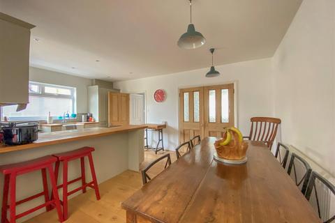 16 Titian Avenue, Bushey Heath, Bushey, WD23 4GB