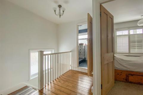 16 Titian Avenue, Bushey Heath, Bushey, WD23 4GB
