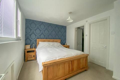 16 Titian Avenue, Bushey Heath, Bushey, WD23 4GB