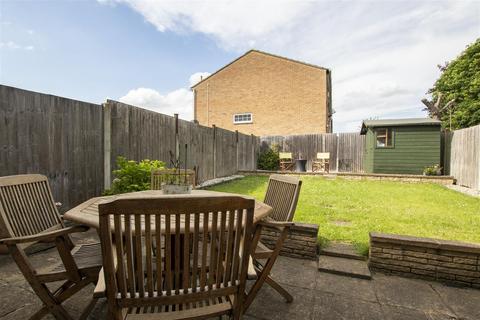 7 Silverfield, Broxbourne, EN10 6PD