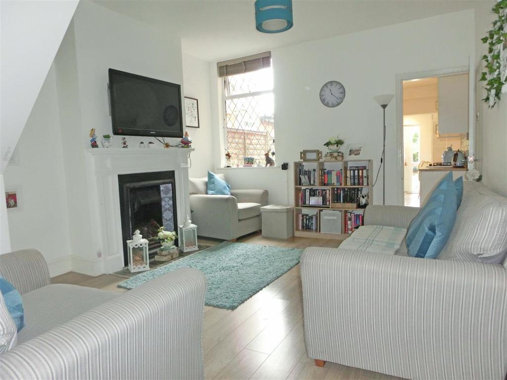 Alcester Road 303 Lounge.jpg