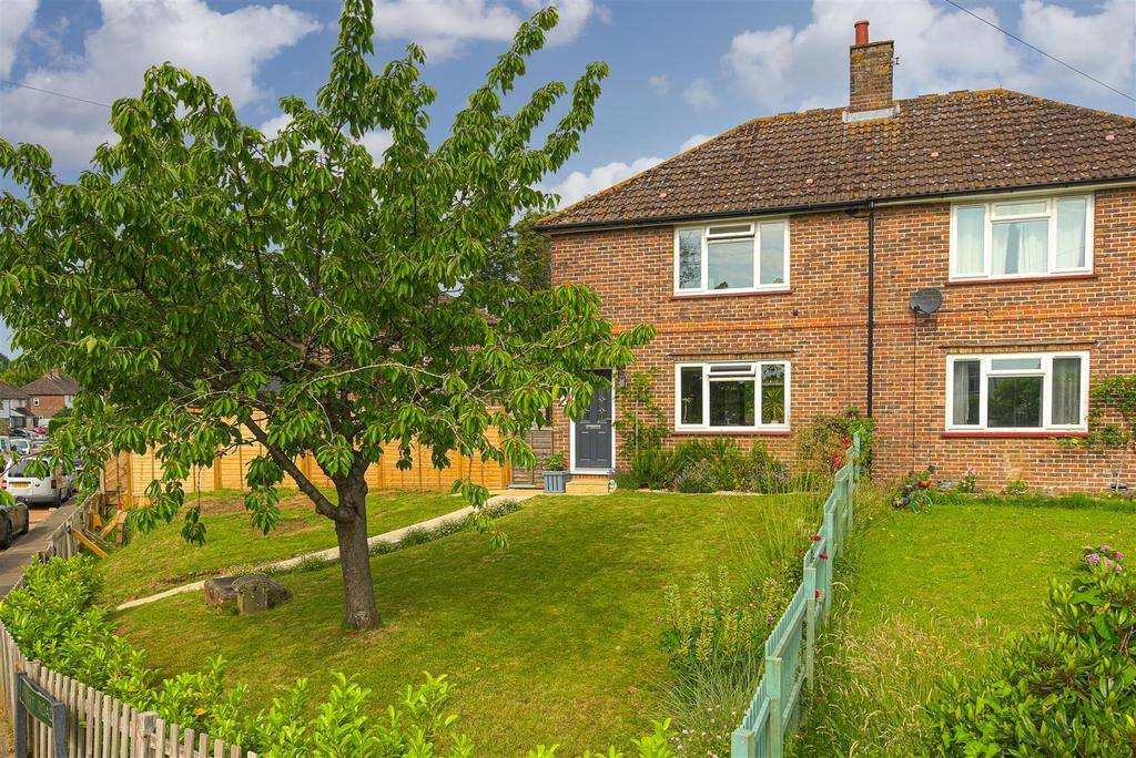 Stuart Road, Reigate 2 bed house £475,500