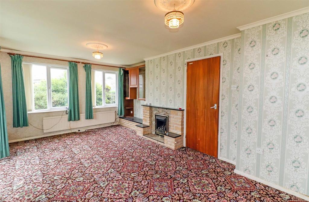 St. Philips Drive, Hasland, Chesterfield 2 bed detached bungalow £259,950
