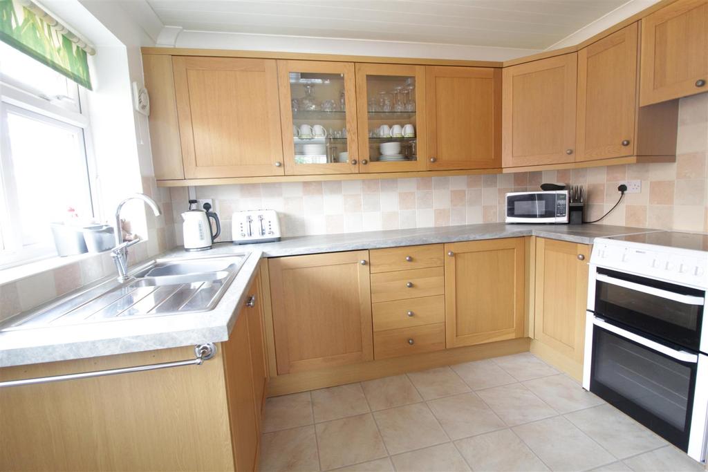 Jesmond Road, Darlington 3 bed detached bungalow £200,000