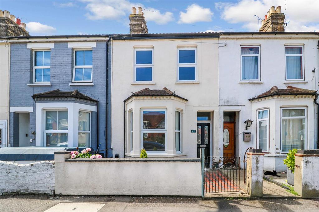 Hinguar Street, Shoeburyness, SouthendonSea 3 bed house £1,250 pcm