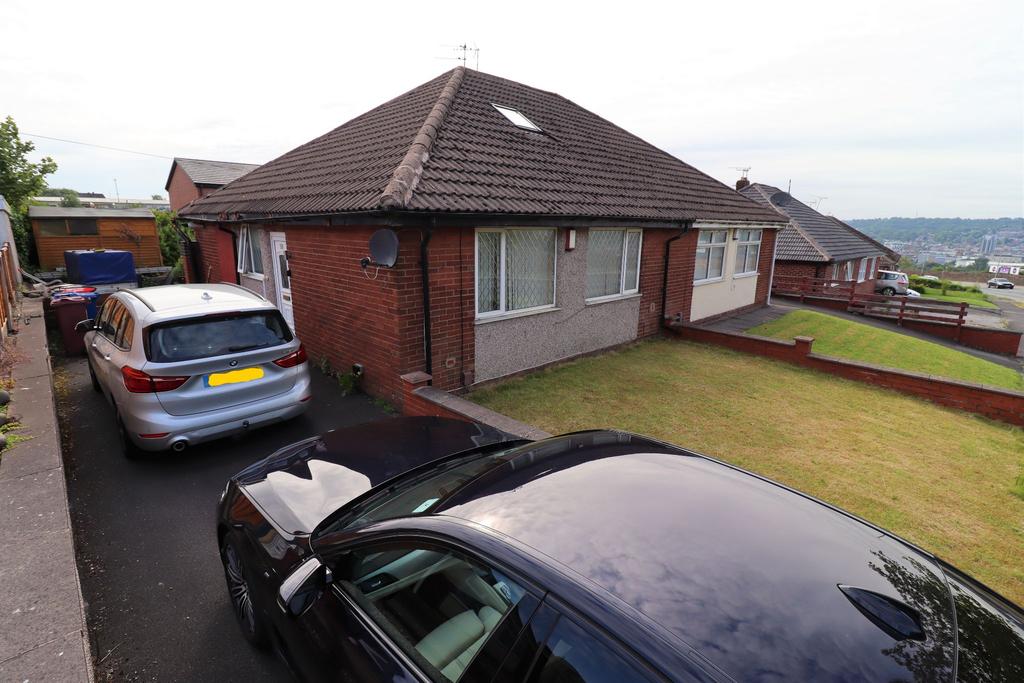 Haslingden Road, Blackburn, BB2 2 bed semidetached bungalow £140,000