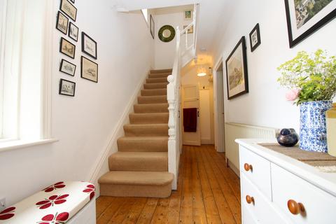 36 Ings Lane, Guiseley, Leeds, LS20 8DA