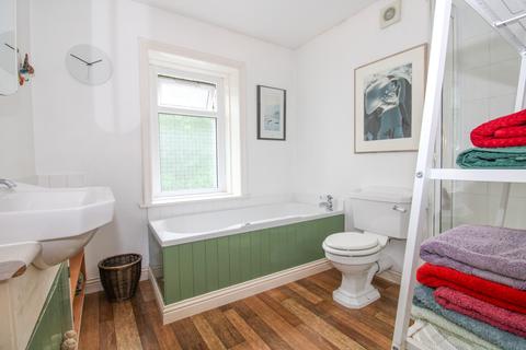 36 Ings Lane, Guiseley, Leeds, LS20 8DA