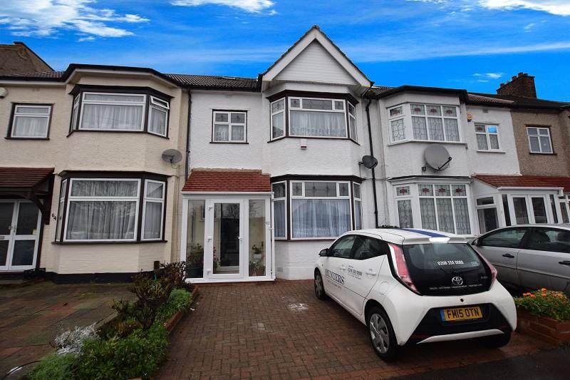 Gants Hill Crescent, Ilford, Essex. IG2 6TT 1 bed in a house share £600 pcm (£138 pw)