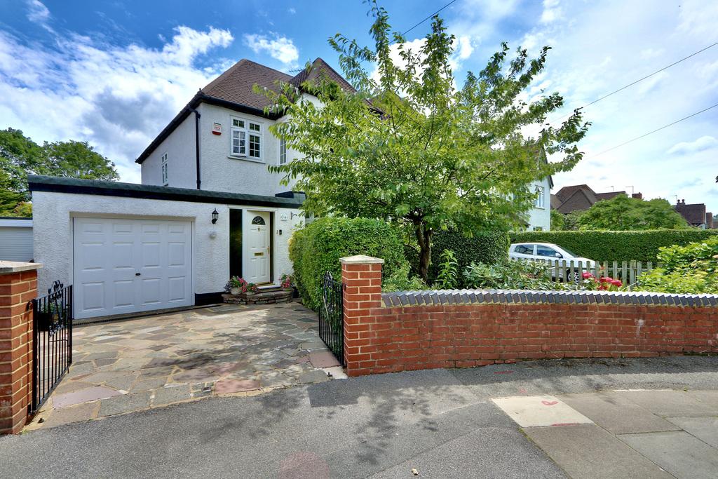 Ivy House Road, Ickenham, UB10 3 bed semidetached house £775,000