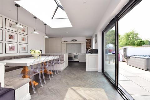 12 Epping Road, Toot Hill, Ongar, CM5 9SQ