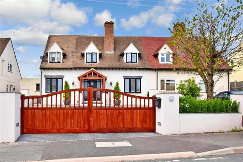 12 Epping Road, Toot Hill, Ongar, CM5 9SQ
