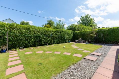35 Lothian Drive, Clarkston, Glasgow, G76 7NA