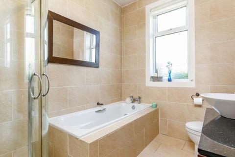 35 Lothian Drive, Clarkston, Glasgow, G76 7NA