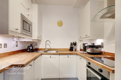 1 bedroom apartment to rent, Manilla Street, London