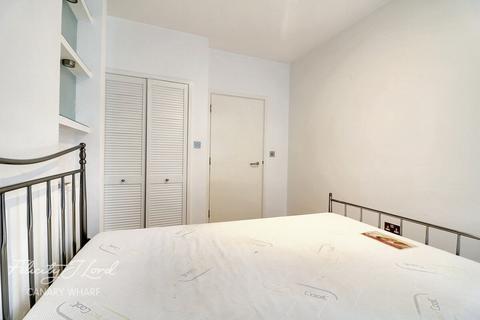 1 bedroom apartment to rent, Manilla Street, London