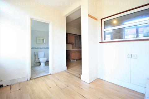 89 Henniker Gardens, London, E6 3HT