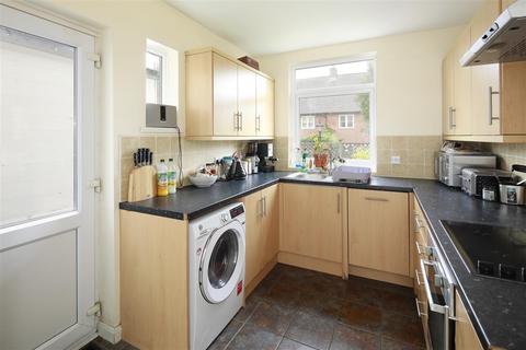 16 Albert Road, Canterbury, CT1 1UJ