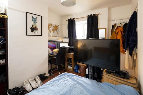 16 Albert Road, Canterbury, CT1 1UJ