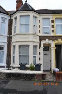 2 bedroom flat to rent, Dogfield, Cardiff