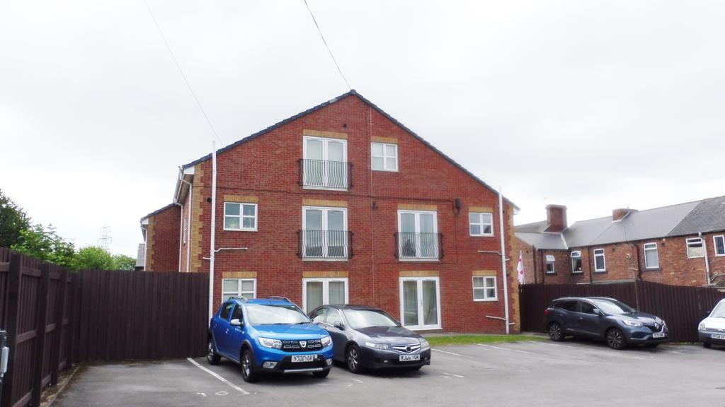 Hampton Court, Darfield S73 2 bed apartment for sale £75,000