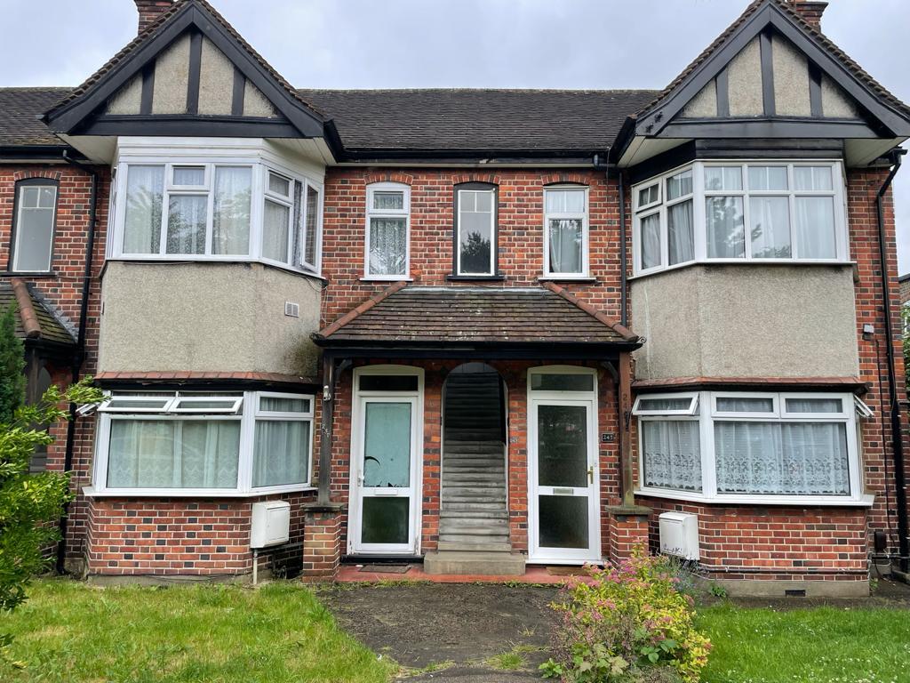Christchurch Avenue, harrow HA3 2 bed £1,250 pcm (£288 pw)