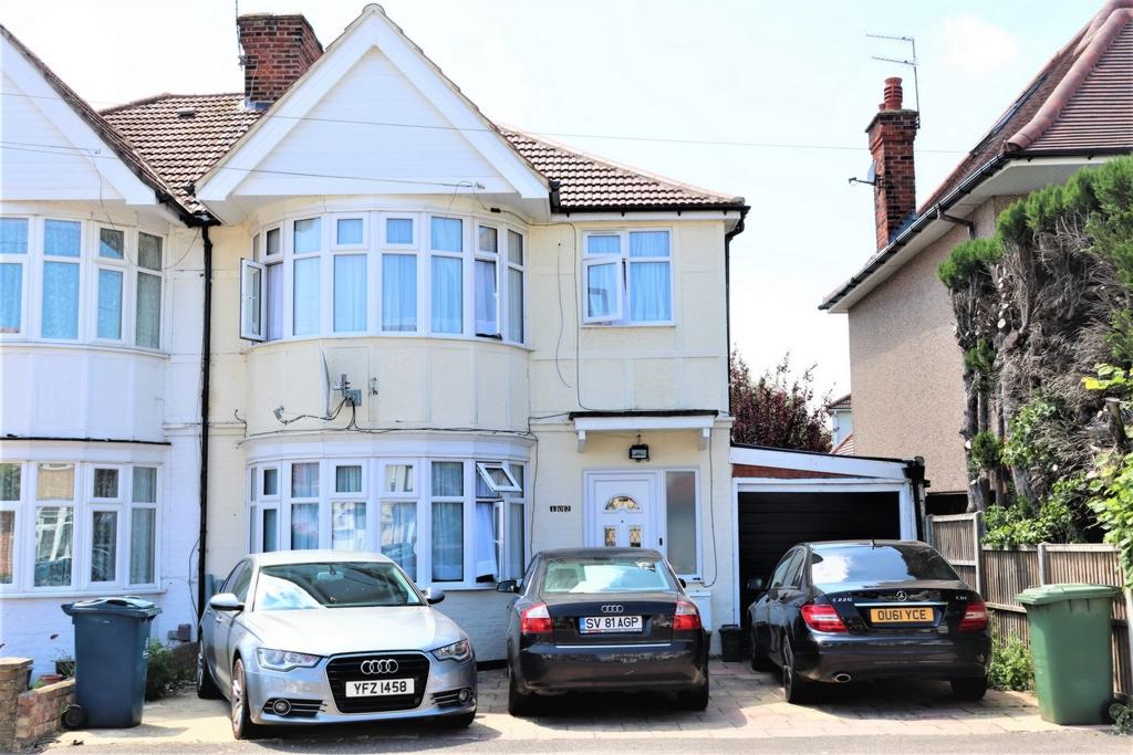 Kingshill Avenue, Kenton, HA3 3 bed semidetached house £749,950