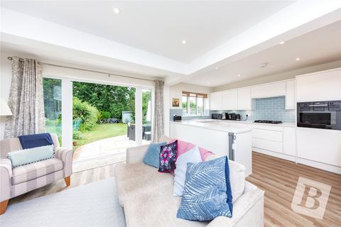 70 Minster Way, Hornchurch, RM11 3TD