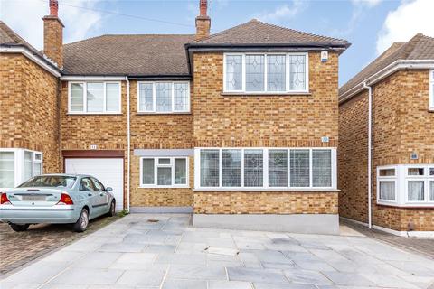 70 Minster Way, Hornchurch, RM11 3TD