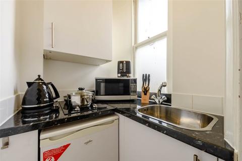 1 bedroom property to rent, Hill Street, London
