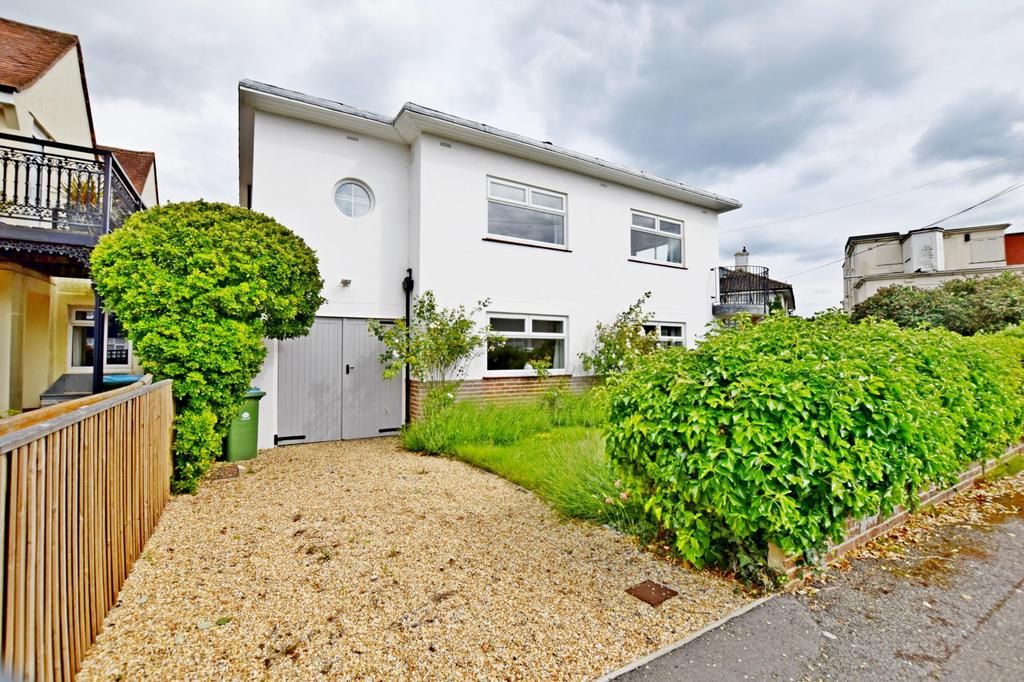 Selsey Avenue, Bognor Regis, PO21 4 bed detached house £1,650 pcm (£