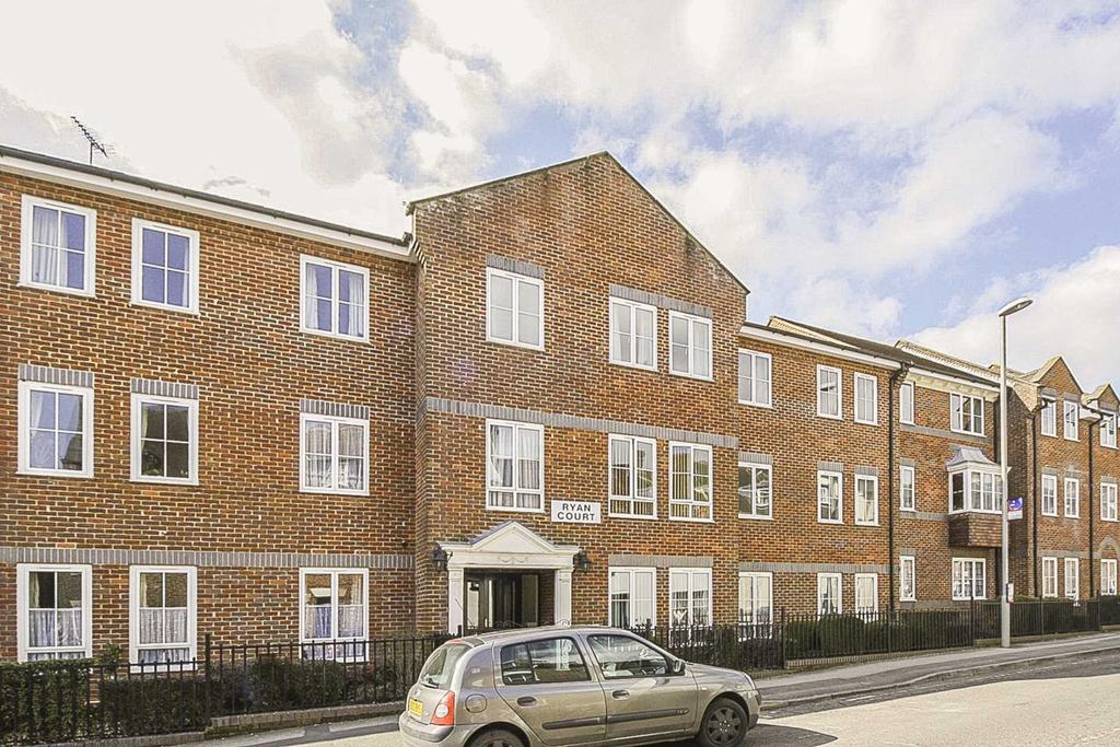 Ryan Court, Blandford Forum 1 bed retirement property £675 pcm (£156 pw)