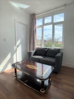 2 bedroom flat to rent, Oakdale Avenue, Northwood Hills HA6