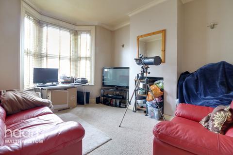 122 Bramley Close, London, E17 6EG
