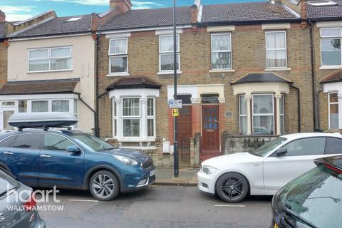 122 Bramley Close, London, E17 6EG